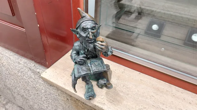 Гном Гауган
