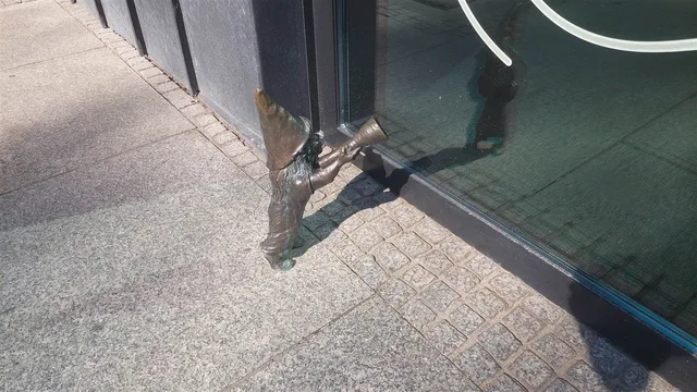 Naine de l’illusion