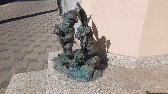 Trpaslík Lesník a zajíc
