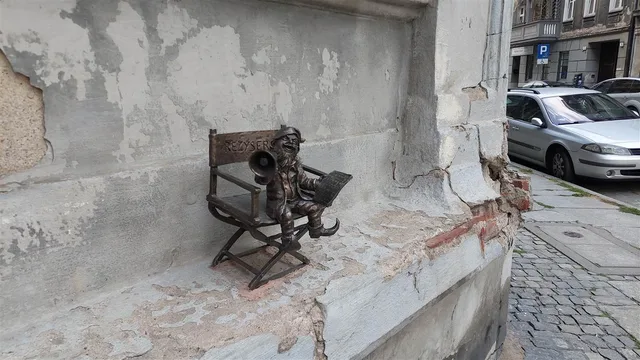 Гном Режисер Клапсік