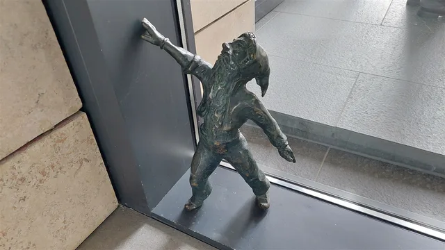 Гном Шоу Мастгоуонь