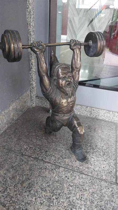 Гном штангіст
